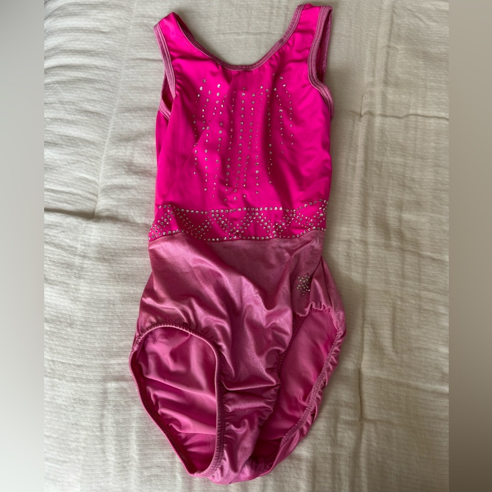 Pink snowflake Leo